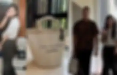 Tampil Modis Saat Jalani Pemeriksaan di Kejagung, Segini Harga Outfit Sandra Dewi, Tas yang Ditenteng Istri Harvey Moeis Jadi Sorotan