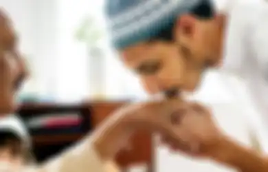 Sopan & Berkesan! Berikut Contoh Kalimat Ucapan Selamat Idulfitri dari Anak ke Orang Tua