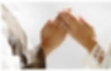 Banyak Dijumpai Setelah Salat Id, Ini Arti Istilah Halal Bihalal yang Viral di TikTok