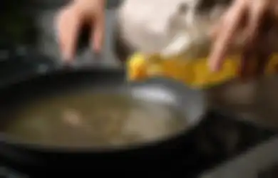 Berbahaya, Jangan Pernah Masak Pakai 4 Jenis Minyak Sayur Ini!