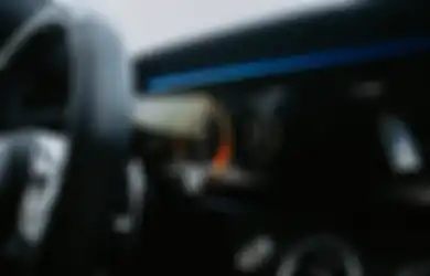 Bikin Warga Panik, Aksi Bocah 5 Tahun Menyetir Mobil yang Diduga Milik PLN Ini Viral di Media Sosial