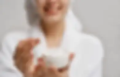 Gelagapan saat Ketahuan Skincarean, Bu Kepsek Murka hingga Gigit Guru, Videonya Viral di Media Sosial