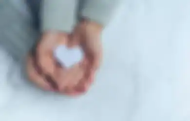 Siang Malam Kirim Chat hingga Telpon Pacarnya hingga 100 Kali, Gadis Ini Didiagnosa Idap Sindrom Langka