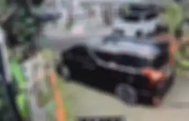 Rekaman CCTV Polisi Tewas Diduga Bunuh Diri dalam Mobil Alphard, Tembak Kepala Pakai Senpi, Peluru Tembus Atap