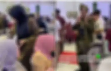 Viral di TikTok Pengantin Pria Syok Bajunya Malah Sarimbit dengan Tamu Undangan, Potret Saat Foto Bersama Jadi Sorotan