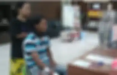 'Ada Masalah Apa Kau' Pria di Palembang Syok Tiba-tiba Dibacok Tetangga Ayah dan Anak