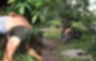 Viral di Medsos 2 Pemuda Duel hingga Masuk ke Rawa, Berawal dari Adu Mulut