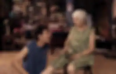 5 Alasan Harus Banget Nonton How To Make Millions Before Grandma Dies