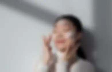 3 Tips Memilih Sunscreen Agar Kulit Wajah Tidak Jerawatan, Simak