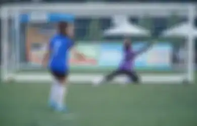 Olahraga Sepak Bola Ternyata Bisa Bikin Cewek Lebih Percaya Diri 