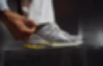 Ini 3 Pilihan Sepatu New Balance yang Keren dan Nyaman untuk Dipakai ke Konser  Musik!