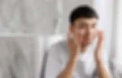 3 Cara Ngajarin Cowok Cara Skincare yang Tepat Saat Cuaca Ekstrem