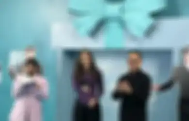 Cara Luna Maya Mengobati Rasa Kangen dengan BTS yang Lagi Hiatus