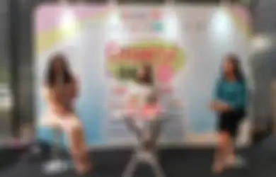 Serba-serbi Kosmetika Bibir dan Workshop Kreasi Lip Gloss Bersama Mustika Ratu di Cosmetic Day 2024
