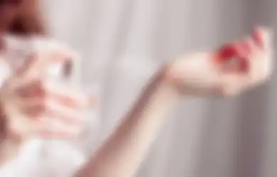 Cara Memilih Parfum yang Wanginya Awet Sampai 10 Jam, Bikin Pede Seharian!