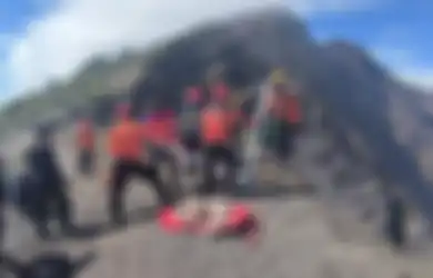 Kronologi Jatuh dan Meninggalnya Pendaki Asal Brasil di Gunung Rinjani