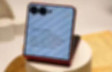 Galaxy Z Flip7 Tampil dengan Layar Cover Lebih Besar & AI Canggih