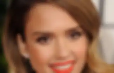 Inilah 3 Warna Lipstik yang Bikin Gigi Terlihat Kuning dan Kusam