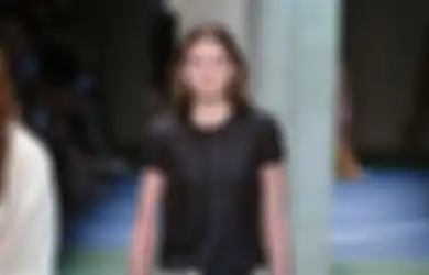 7 Inspirasi Memakai Legging Hitam yang Bisa KIta Tiru Gayanya