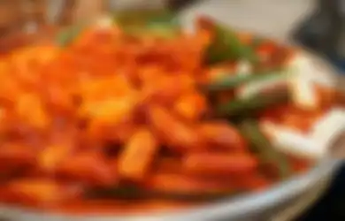 6 Jajanan Pinggir Jalan Halal yang Bisa Kita Makan Saat Liburan Di Korea  