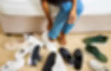 10 Kesalahan Fatal Saat Beli Sepatu yang Sering Enggak Kita Sadari