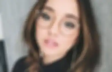 15 Model Kacamata yang Cocok Kita Gunakan Saat Pakai Makeup