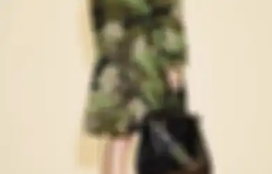 Tren Army Look dari Panggung Runway 2017, Jadi Suguhan Memikat Buat Diterapkan  