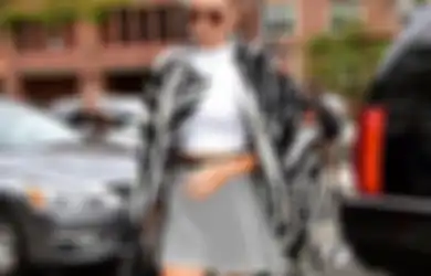 5 Inspirasi Memakai Mini Skirt Untuk ke Prom/Perpisahan Sekolah ala Seleb Hollywood