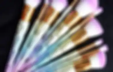 5 Fakta Kenapa Kita Harus Rajin Mencuci Brush Makeup