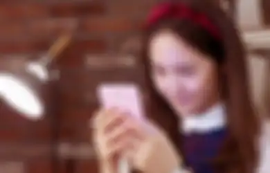 6 Tips Supaya Kita Bisa Update Kabar Gebetan/Pacar Tanpa Terkesan Berlebihan