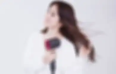5 Kesalahan Saat Mengeringkan Rambut dengan Hair Dryer yang Bisa Bikin Rambut Rusak