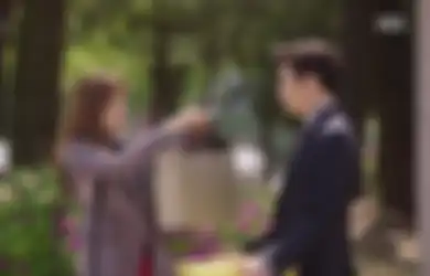 Perlu Dihindari! 6 Kesalahan Flirting Ini Sering Dilakukan Cewek yang Belum Pernah Pacaran