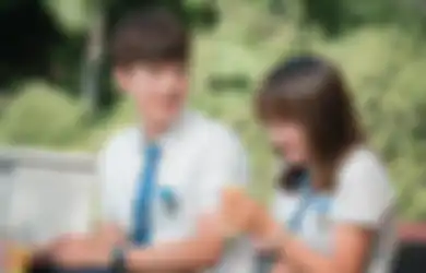 Harus Tahu, Begini 7 Tanda-tanda Cowok Lagi Flirting Dari Sosial Media