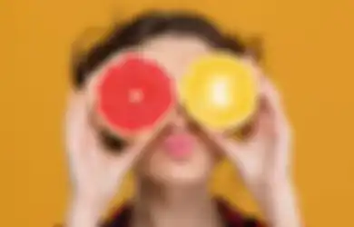 Konsumsi 5 Makanan Ini untuk Melembapkan Kulit Kering Kita