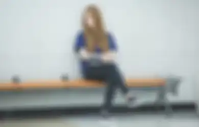 7 Inspirasi Memakai Jeans Hitam ala Irene ‘Red Velvet’ untuk ke Kampus, Simpel!