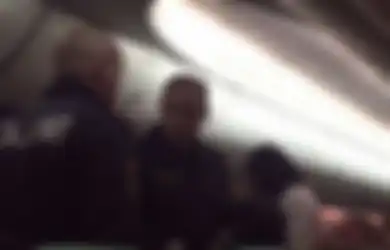 Awalnya Kentut Selama Penerbangan hingga Bikin Pesawat Mendarat Darurat, Pria Ini Buat Penumpang Syok dan Panik Gegara Lakukan Hal Mengejutkan Ini 