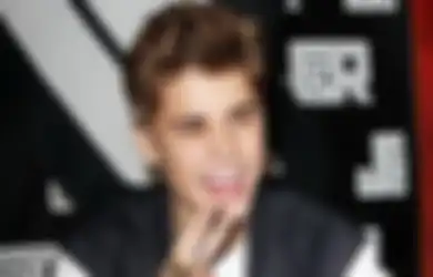 Video: Justin Bieber Tak Sadarkan Diri di Paris