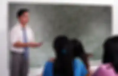 Kisah Guru Membuka Kelas Sore yang Seru Tapi Siswa Harus Bayar Dulu