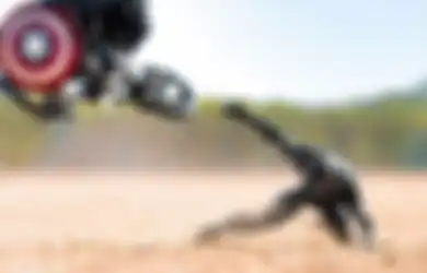 Kreatif Abis! Fotografer Ini Bikin Action Figure Superhero Terlihat Lebih Hidup!
