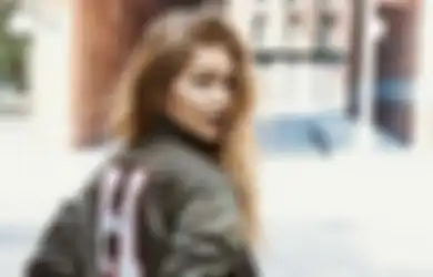 Mau Ngerasa Deket Banget Sama Cewek Cantik Kayak Gigi Hadid? Intip Nih 5 Fakta Dirinya!