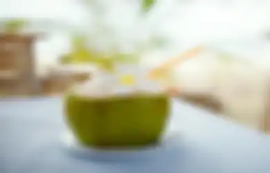 Apa yang Terjadi Jika Kita Minum Air Kelapa Ketika Perut Kosong Selama Berhari-hari?