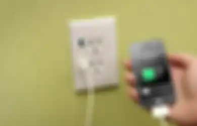Enam Cara Mudah Selamatkan Bumi: Mencabut 'Charger' Ponsel Saat Tidak Digunakan
