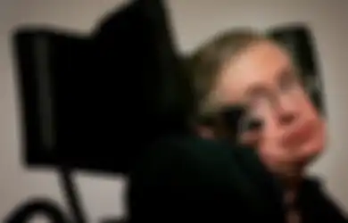 Cara Melarikan Diri dari Lubang Hitam ala Stephen Hawking