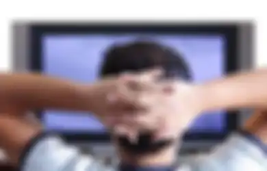 Iklan Makanan di TV Memicu Obesitas
