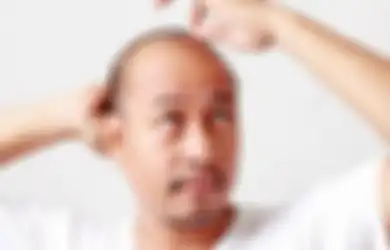 Duh, Ternyata Ada Fakta Mengerikan di Balik Botak dan Berubannya Seorang Pria!