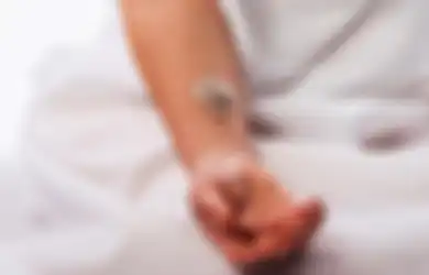 Hebat atau Horror? Naomi Kizhner Ciptakan Charger Ponsel Bertenaga Darah Manusia!