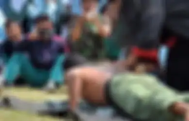 Tunjukkan Kemampuan Kekebalan Tubuh, para Santri di Semarang Mengaku Siap Bela Negara
