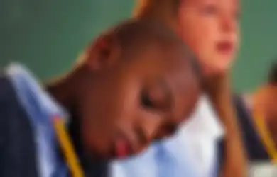 Remaja Berkulit Hitam Ini Diskors dari Sekolah Gara-gara Menatap Gadis Berkulit Putih