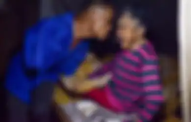 Chen Xinyin, Pria tak Bertangan yang Memasak dan Menyuapi Sendiri Ibunya