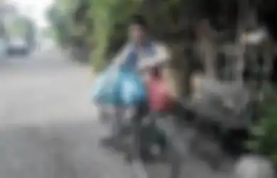 Asrori, Guru yang Bersedekah 150 Nasi Bungkus Setiap Hari Jumat